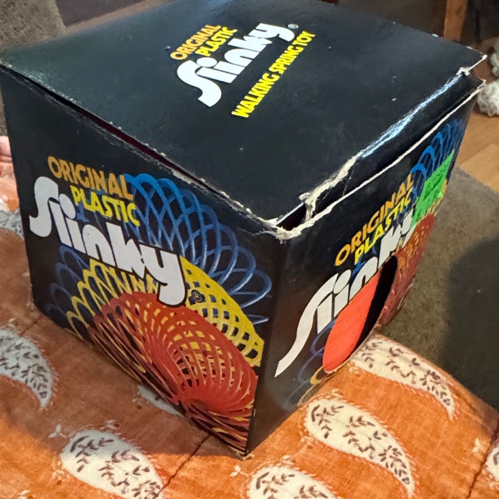 Link Vibrant Plastic Slinky Toy
